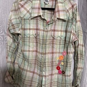 Ivy Jane Western cut embroidered shirt with snaps Size XL